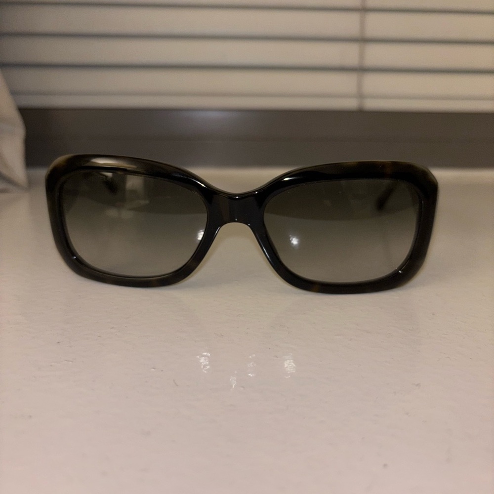 CHANEL Vintage Tortoise Shell Sunglasses - Picture 7 of 10
